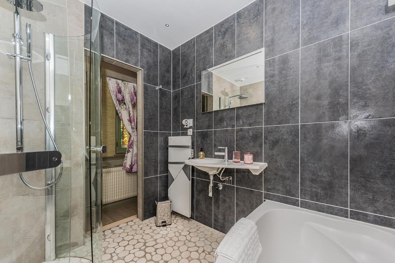 Chambres D'Hotes La Closerie Des Trois Marottes Melun Bagian luar foto