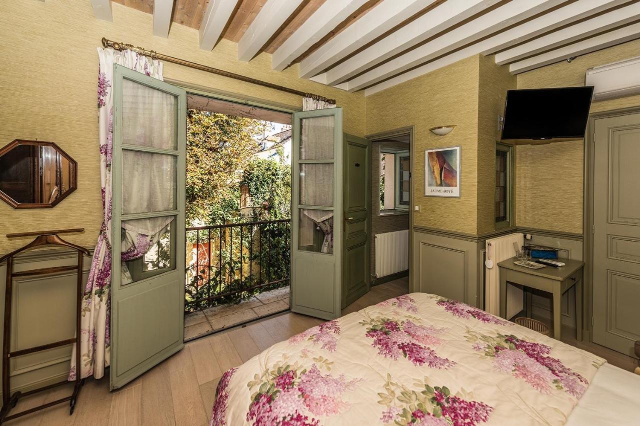 Chambres D'Hotes La Closerie Des Trois Marottes Melun Bagian luar foto