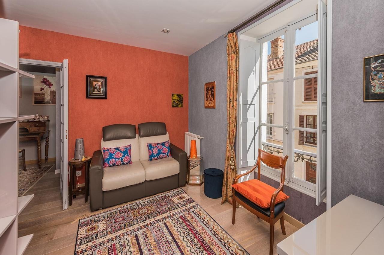 Chambres D'Hotes La Closerie Des Trois Marottes Melun Bagian luar foto
