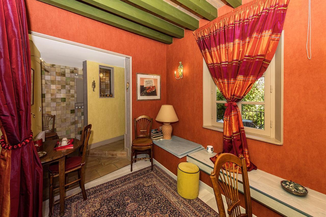 Chambres D'Hotes La Closerie Des Trois Marottes Melun Bagian luar foto